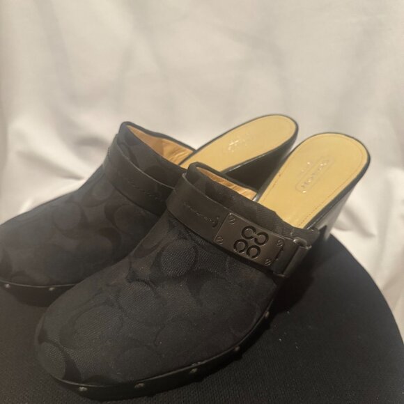Coach Ivy Signature Clogs - Picture 6 of 11